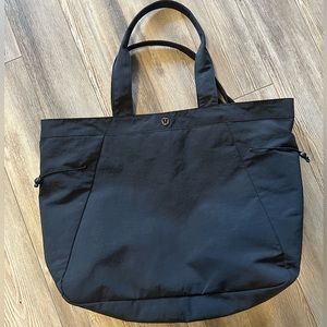 Lululemon black tote